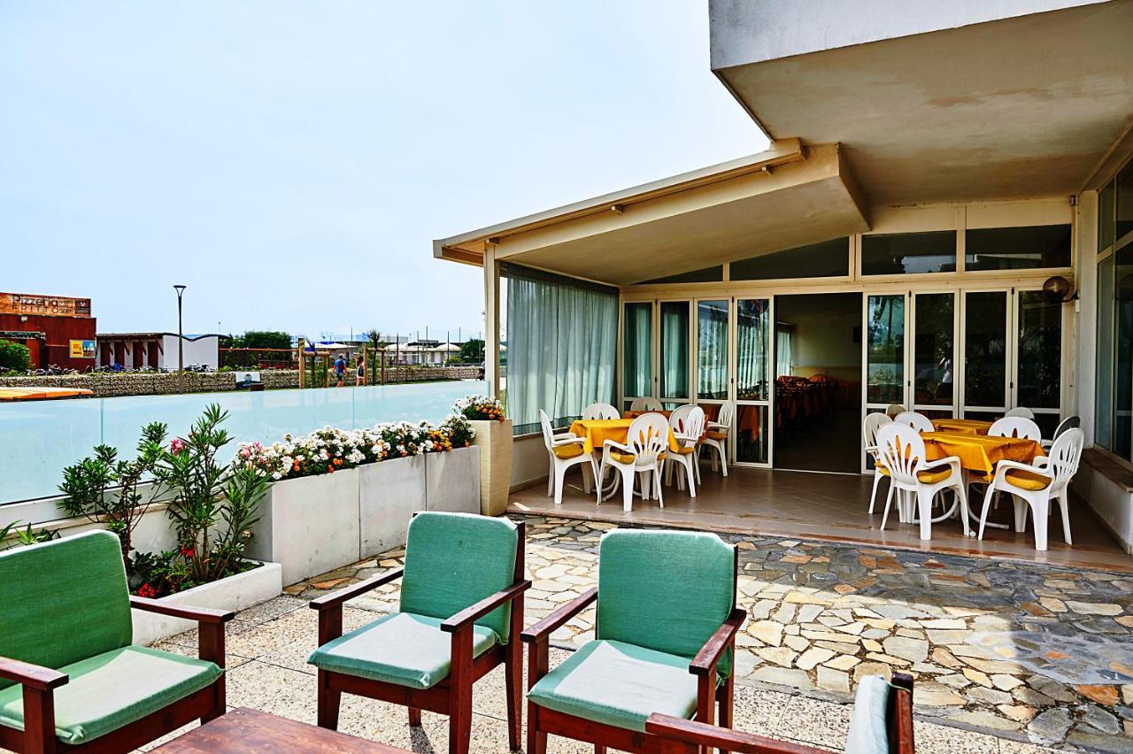 Hotel Caesar Bed And Breakfast Морской Милан Экстерьер фото