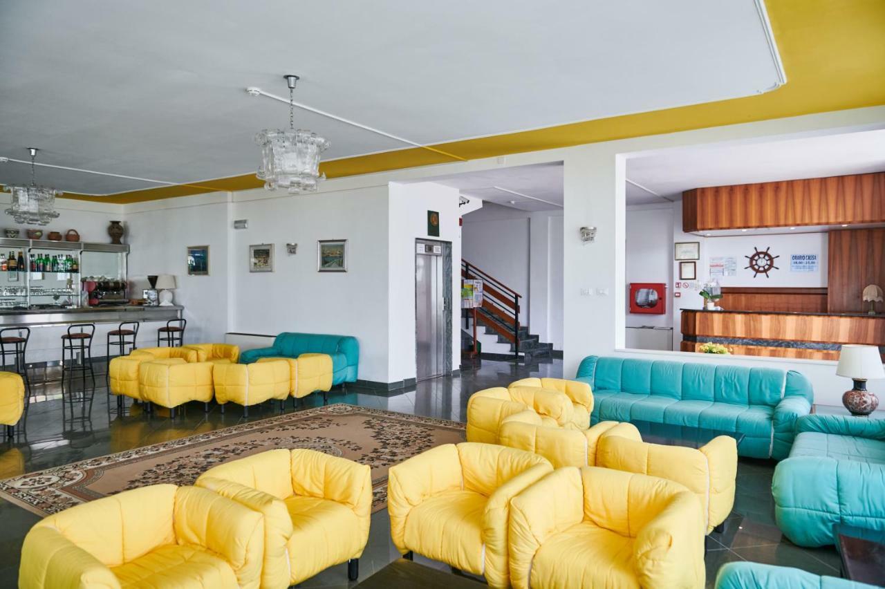 Hotel Caesar Bed And Breakfast Морской Милан Экстерьер фото